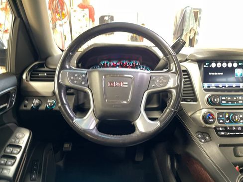 Used 2019 GMC Yukon XL SLT w/ Open Road Package AWD/4WD image 25