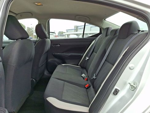 Used 2021 Nissan Versa SV image 11