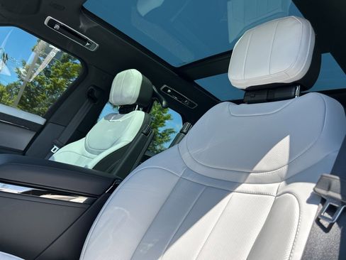 New 2025 Land Rover Range Rover Sport Dynamic SE image 14