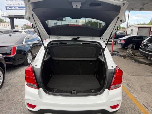 Used 2017 Chevrolet Trax LT w/ LT Convenience Package FWD image 24
