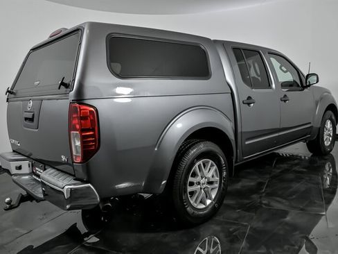 Used 2019 Nissan Frontier SV image 9