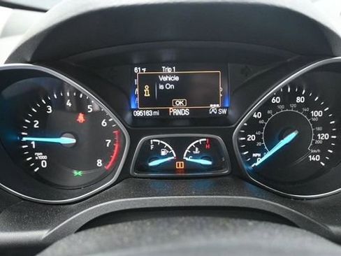 Used 2019 Ford Escape Titanium w/ U9j03 - Titanium Tow Package AWD/4WD image 18