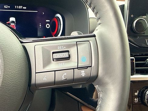 Used 2025 Nissan Pathfinder Platinum w/ Cargo Package image 40