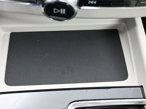 New 2026 Volvo XC60 B5 Ultra w/ Protection Package Premier image 30