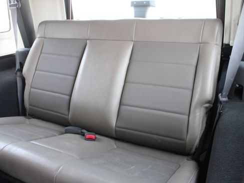 Used 2009 Jeep Wrangler X AWD/4WD image 17
