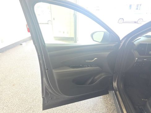 Used 2025 Hyundai Tucson Limited AWD/4WD image 28