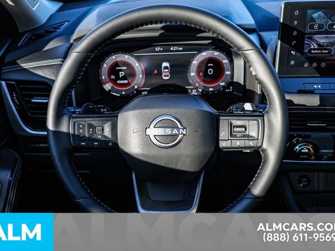 Certified 2025 Nissan Rogue Platinum w/ Tech Package image 28