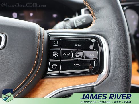 Used 2024 Jeep Grand Wagoneer L Series III AWD/4WD image 32