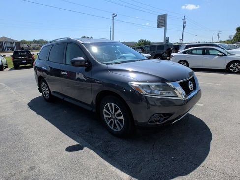 Used 2014 Nissan Pathfinder SV AWD/4WD image 2