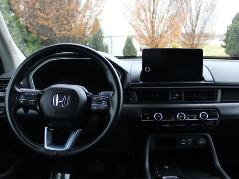 Used 2024 Honda Pilot EX-L image 17