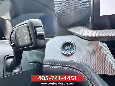 Used 2025 Ford Explorer Active w/ Active Comfort Package AWD/4WD image 13
