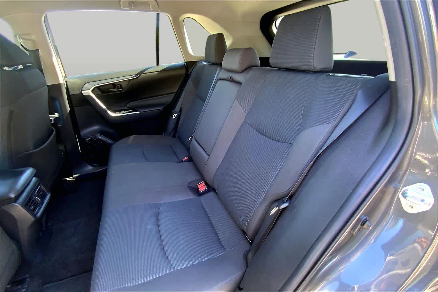 Used 2024 Toyota RAV4 LE AWD/4WD image 20