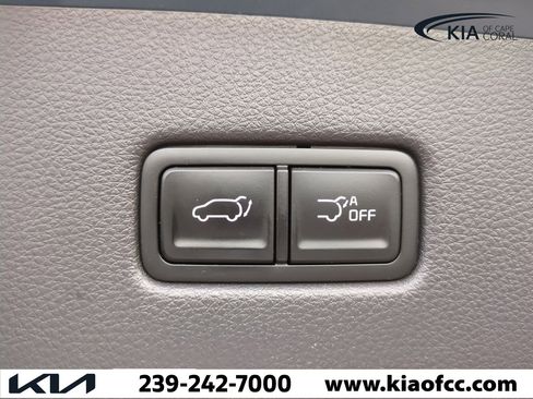 Certified 2023 Kia Carnival SX Prestige image 13