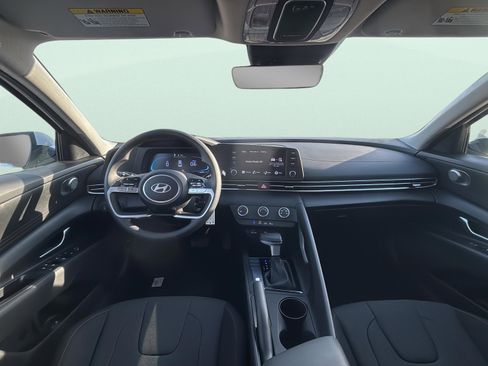 New 2026 Hyundai Elantra SE image 9