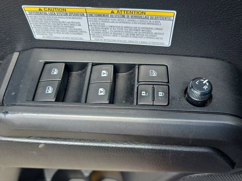 Used 2020 Toyota Tacoma TRD Off-Road AWD/4WD image 28