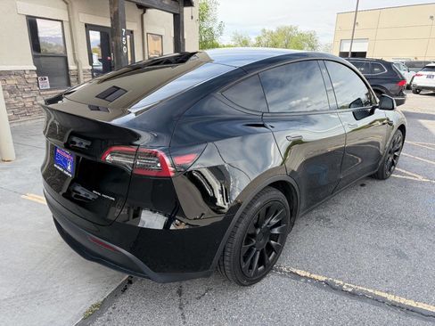 Used 2021 Tesla Model Y Long Range AWD/4WD image 7