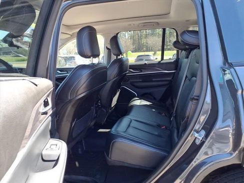 Used 2022 Jeep Grand Cherokee Limited w/ Luxury Tech Group II image 19