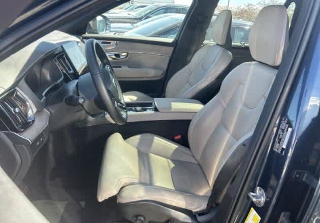 Used 2025 Volvo XC90 T8 Ultra AWD/4WD image 2