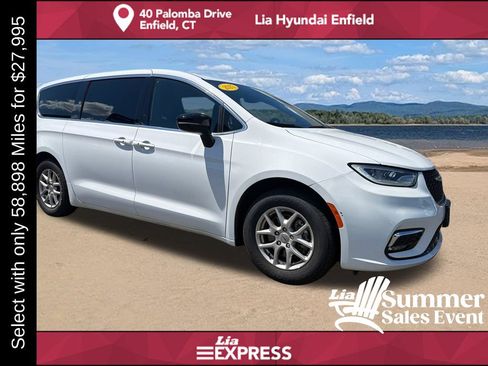 Used 2025 Chrysler Pacifica Select FWD image 1