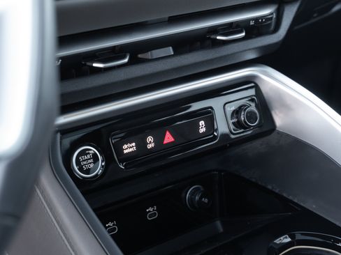 Certified 2025 Audi Q5 Premium w/ Premium Plus AWD/4WD image 13