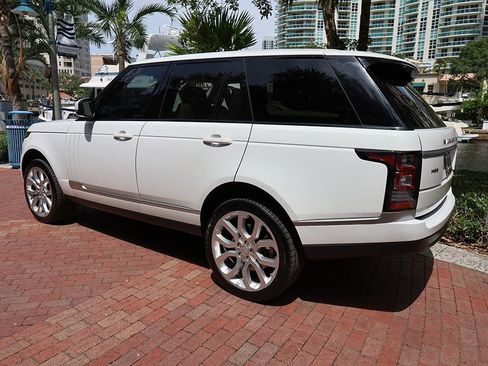 Used 2016 Land Rover Range Rover HSE AWD/4WD image 4