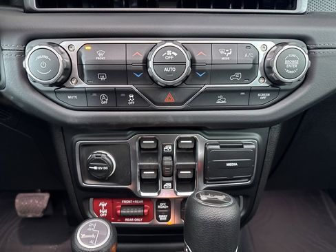 New 2026 Jeep Wrangler Rubicon image 25