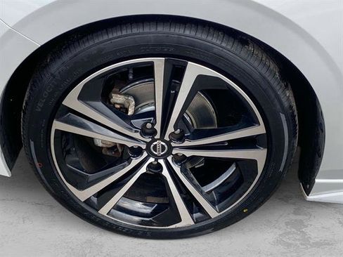 Used 2020 Nissan Sentra SR image 27