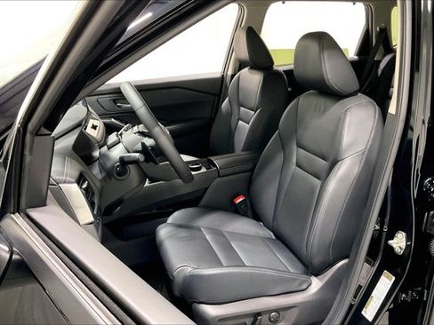 Used 2025 Nissan Rogue SL w/ Tech Package AWD/4WD image 25