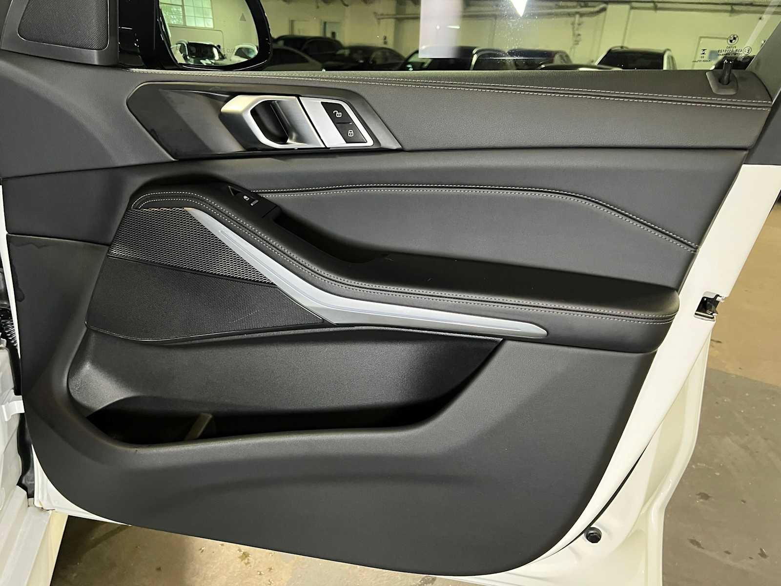 Used 2023 BMW X5 xDrive40i w/ M Sport Package AWD/4WD image 10