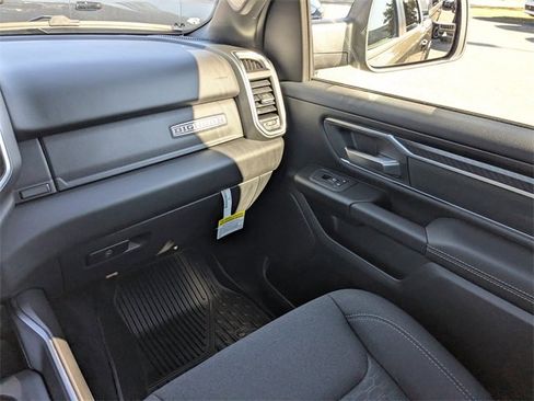 New 2026 RAM 1500 4x4 Crew Cab image 17