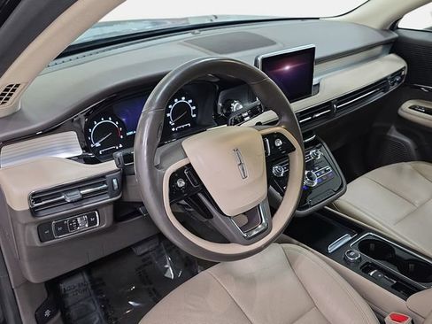 Used 2020 Lincoln Corsair AWD w/ Premium Package image 13