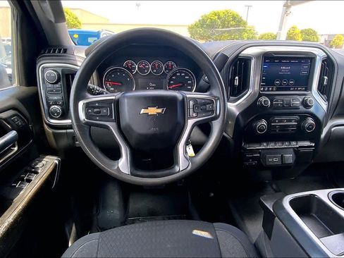 Used 2021 Chevrolet Silverado 2500 LT w/ Z71 Off-Road Package AWD/4WD image 2