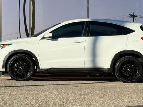 Used 2016 Honda HR-V LX image 5