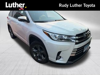 Used 2017 Toyota Highlander Limited Platinum w/ Carpet Mat Package AWD/4WD video 1