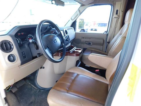 Used 2015 Ford E-450 and Econoline 450 Super Duty w/ Motorhome Prep Package RWD image 23