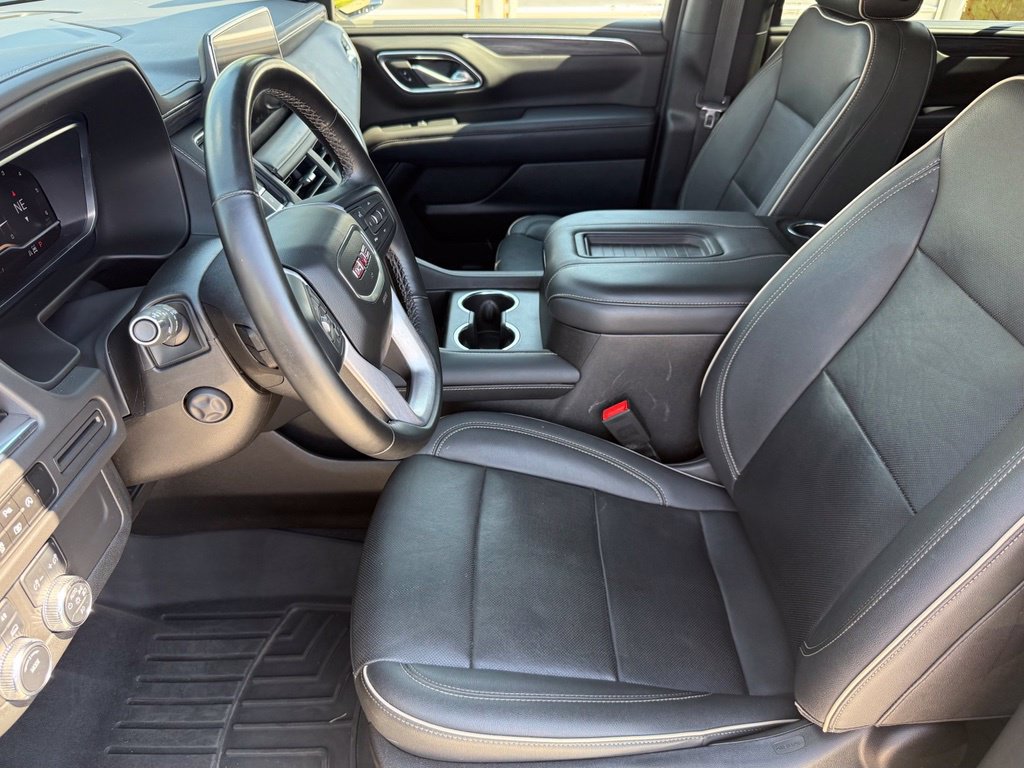 Used 2023 GMC Yukon XL SLT w/ SLT Luxury Package AWD/4WD image 17