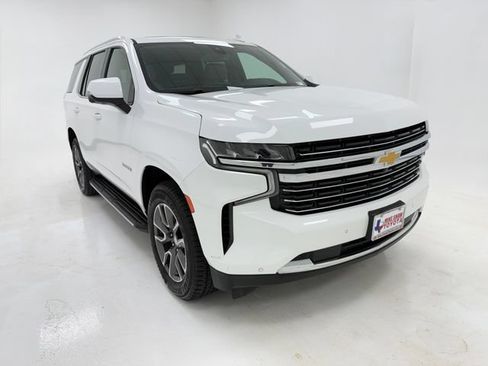 Used 2022 Chevrolet Tahoe LT w/ LT Signature Plus Package AWD/4WD image 2