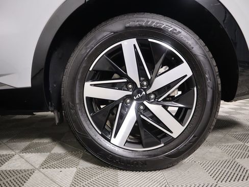 Used 2022 Kia Sorento EX w/ Panoramic Sunroof Package image 32