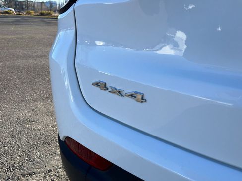 Used 2025 Jeep Compass Latitude image 17