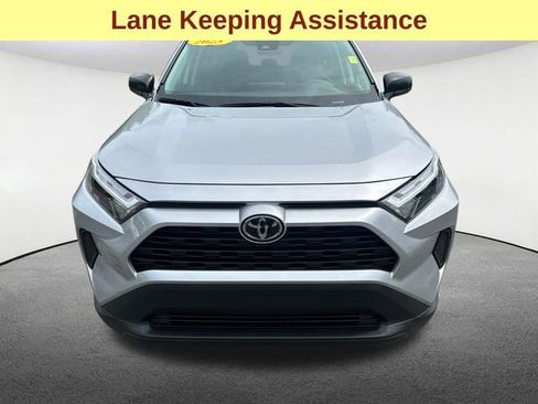 Used 2025 Toyota RAV4 LE AWD/4WD image 4