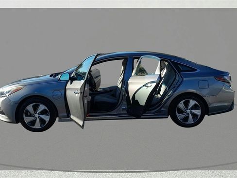 Used 2017 Hyundai Sonata Plug-In Hybrid image 11