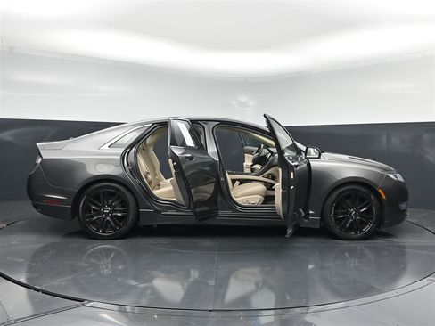 Used 2016 Lincoln MKZ AWD image 31