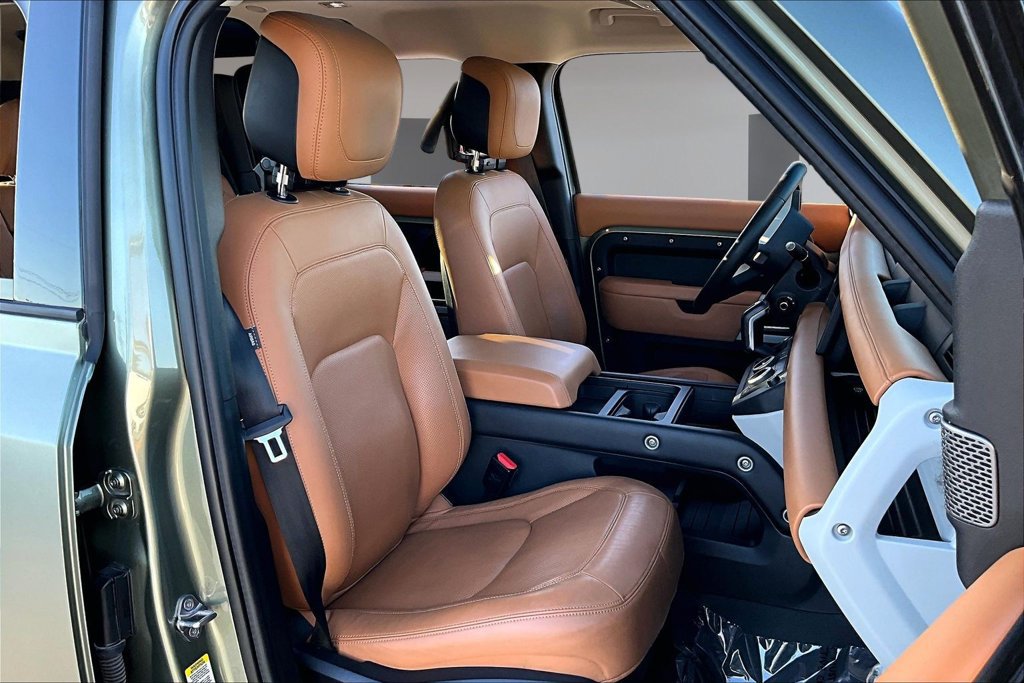 Certified 2024 Land Rover Defender 110 S AWD/4WD image 27