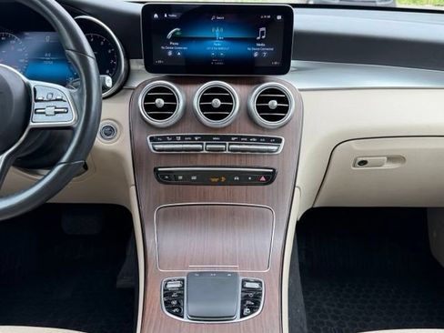 Used 2022 Mercedes-Benz GLC 300 4MATIC image 14