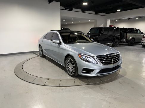 Used 2017 Mercedes-Benz S 550 Sedan w/ Sport Package w/ Sport Package image 7