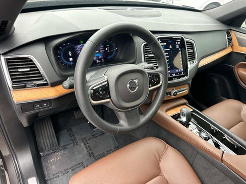 Certified 2024 Volvo XC90 T8 Plus image 9