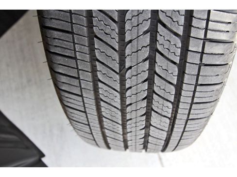 Certified 2025 Nissan Kicks SV image 31