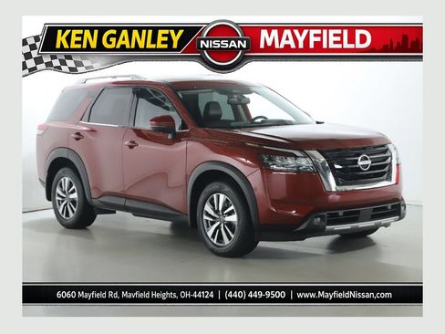 Used 2022 Nissan Pathfinder SL AWD/4WD image 1