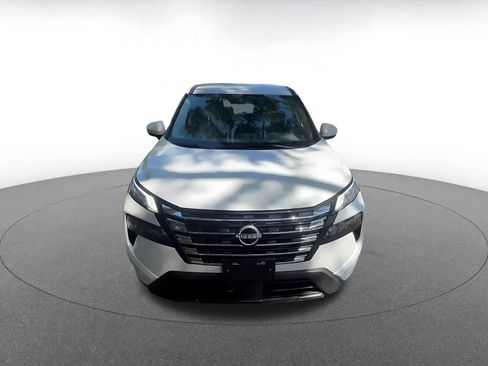 Used 2025 Nissan Rogue SV AWD/4WD image 4