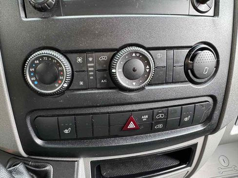 Used 2016 Mercedes-Benz Sprinter 3500 image 27